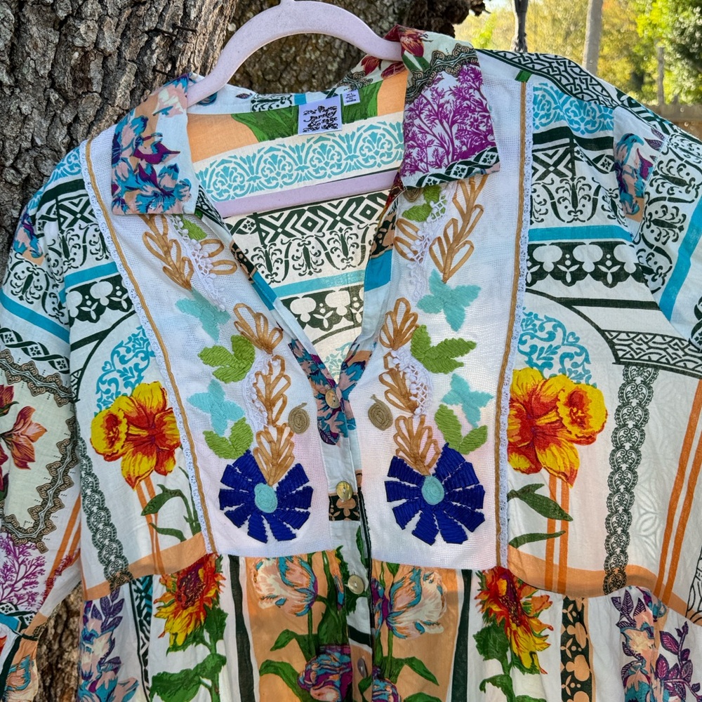 XL Parsley & Sage White and blue midi dress with multi colored floral print. XL - Picture 4 of 13